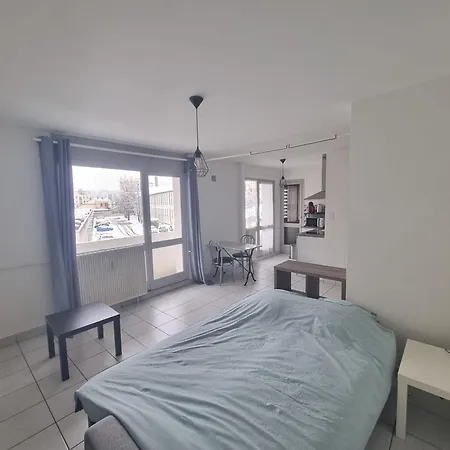 Lumineux Bellevue 11 아파트 *